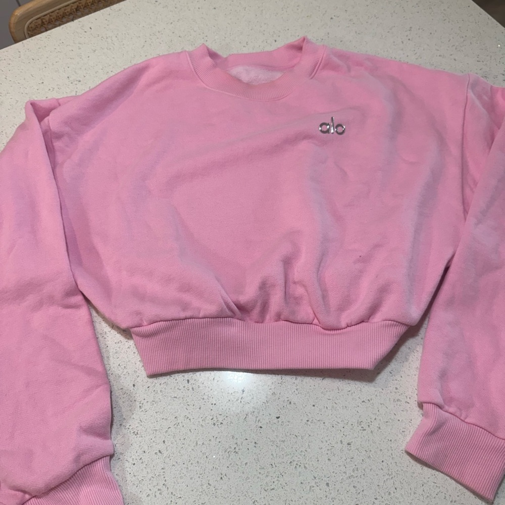 ALO Yoga Pink Women's Cropped Sweatshirt, rare sweet pink - Picture 7 of 9